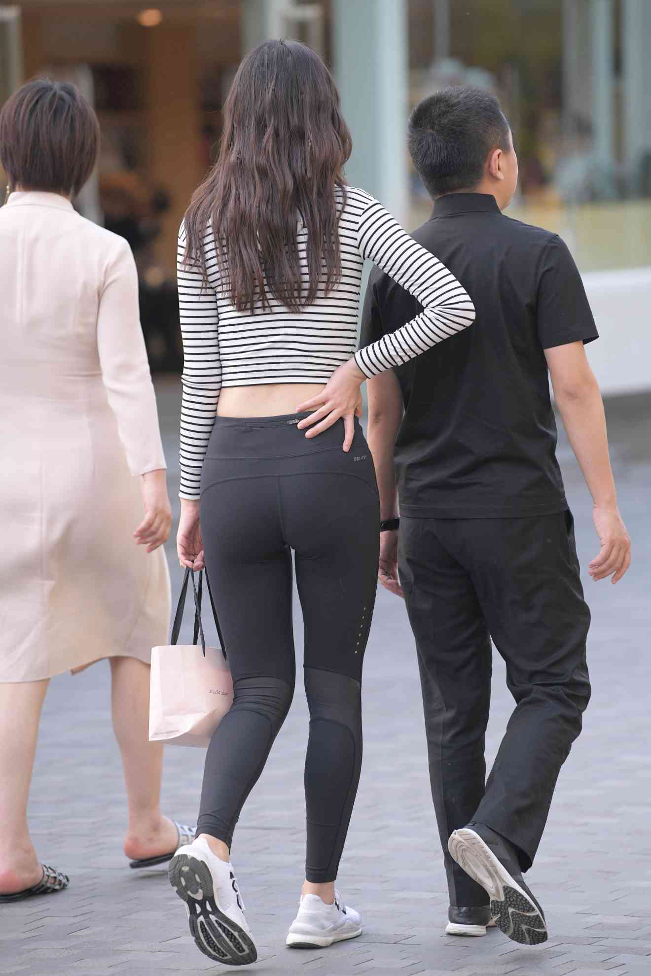 图片[3]-【免费】逛街的瑜伽裤女人【23P】04033-师姐图集