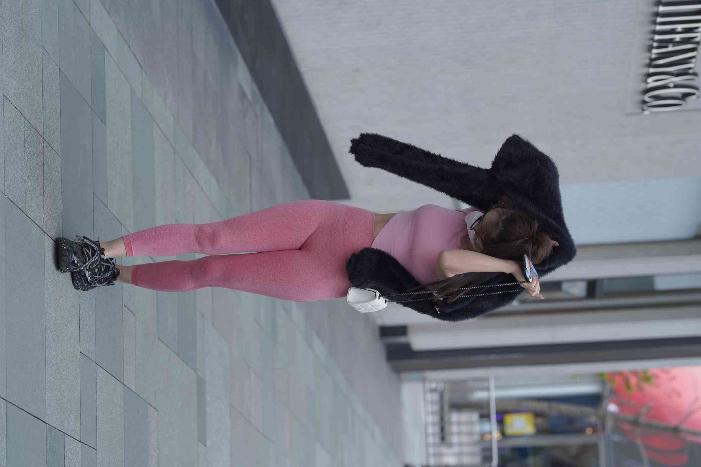 图片[2]-粉红色瑜伽裤的眼镜妹妹【93P】04019-师姐图集