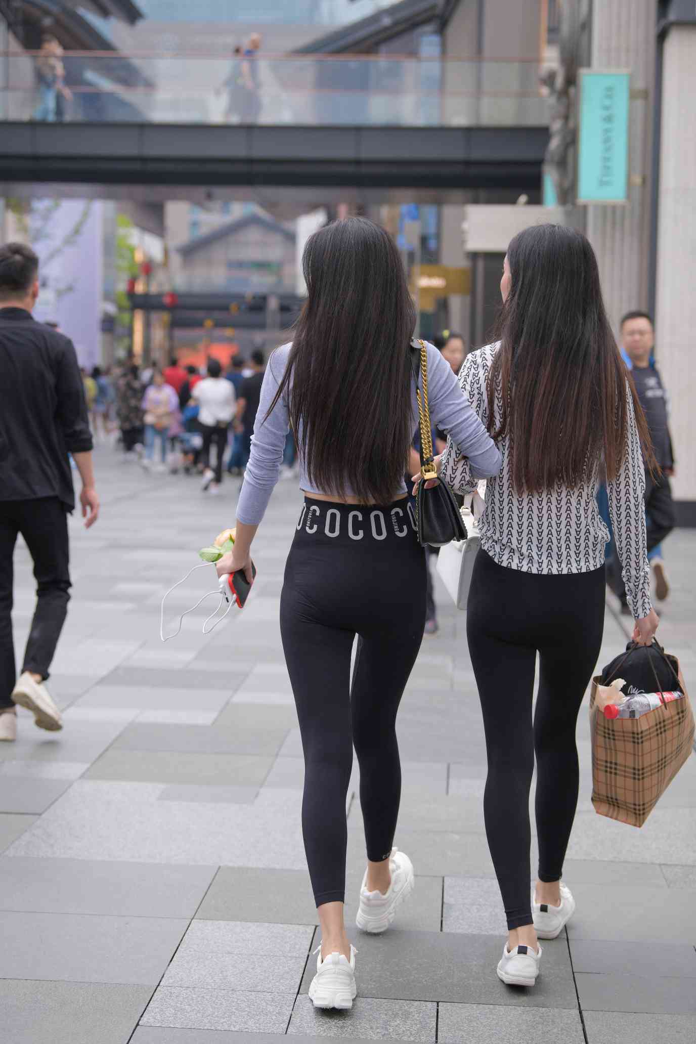 图片[3]-【免费】逛街的两个瑜伽裤姑娘【40P】04030-师姐图集