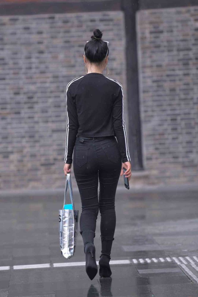 【免费】酷酷的紧身牛仔裤女人【7P】04038-师姐图集