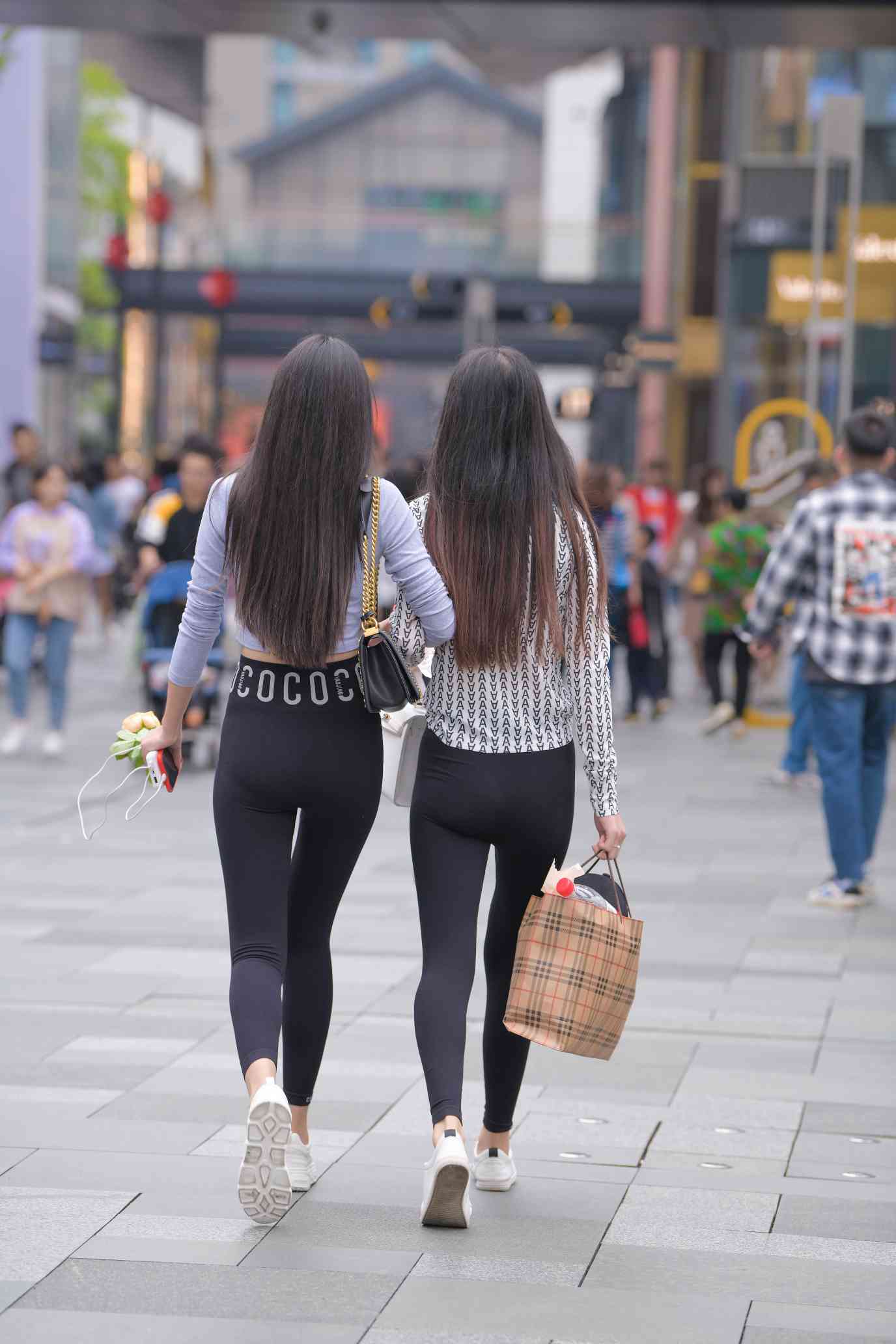 图片[4]-【免费】逛街的两个瑜伽裤姑娘【40P】04030-师姐图集