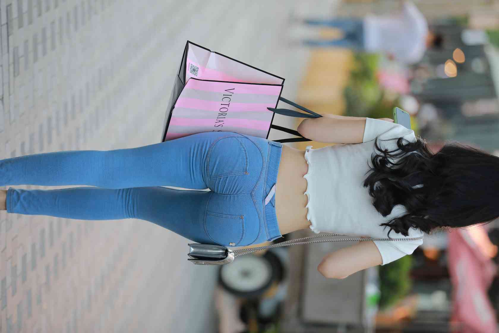 图片[2]-非常漂亮的紧身牛仔裤女孩【115P】04016-师姐图集