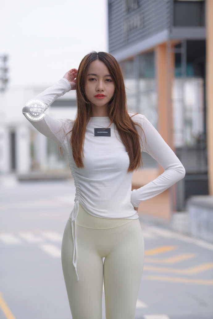 图片[1]-漂亮的白色瑜伽裤女孩 J1441 696P1V-21.4GB-师姐图集