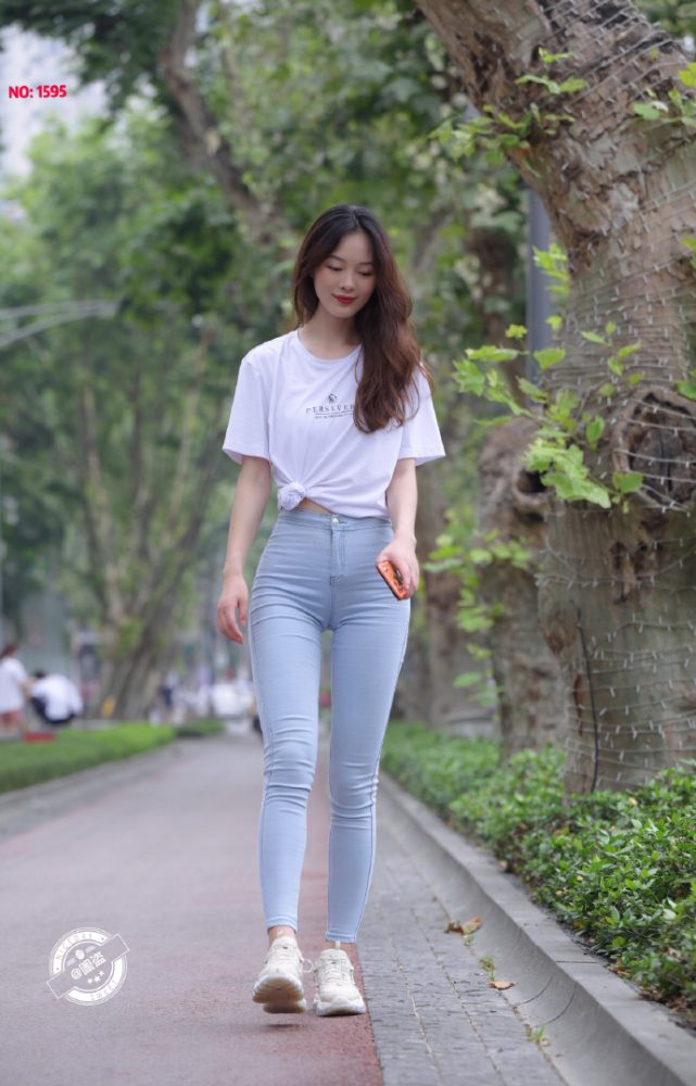 个子非常高的紧身牛仔裤女孩J2065 879P1V-25.5GB-师姐图集