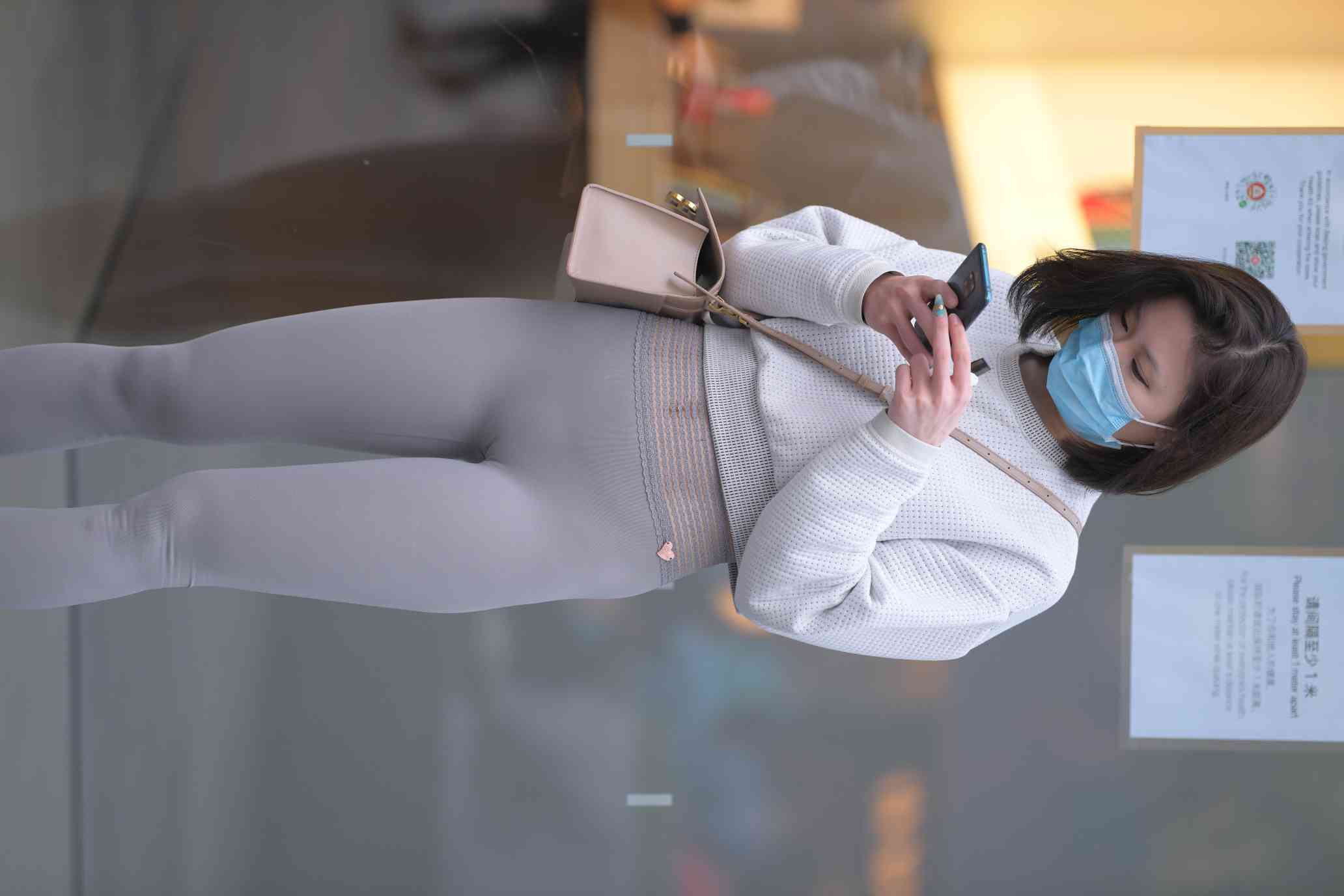 图片[2]-身材很好的短发瑜伽裤姑娘【157P】04015-师姐图集