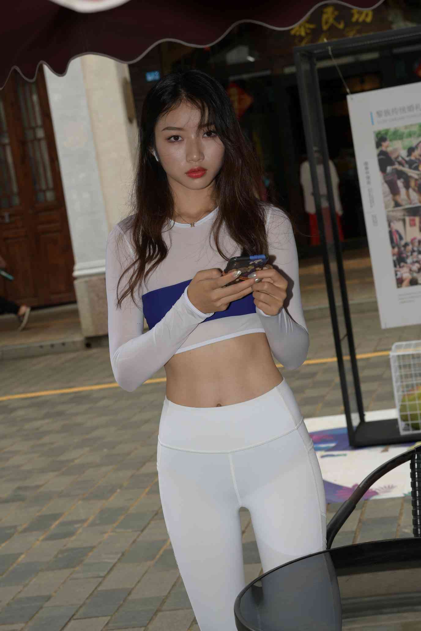 图片[3]-白色瑜伽裤好身材女孩【530P】04041-师姐图集