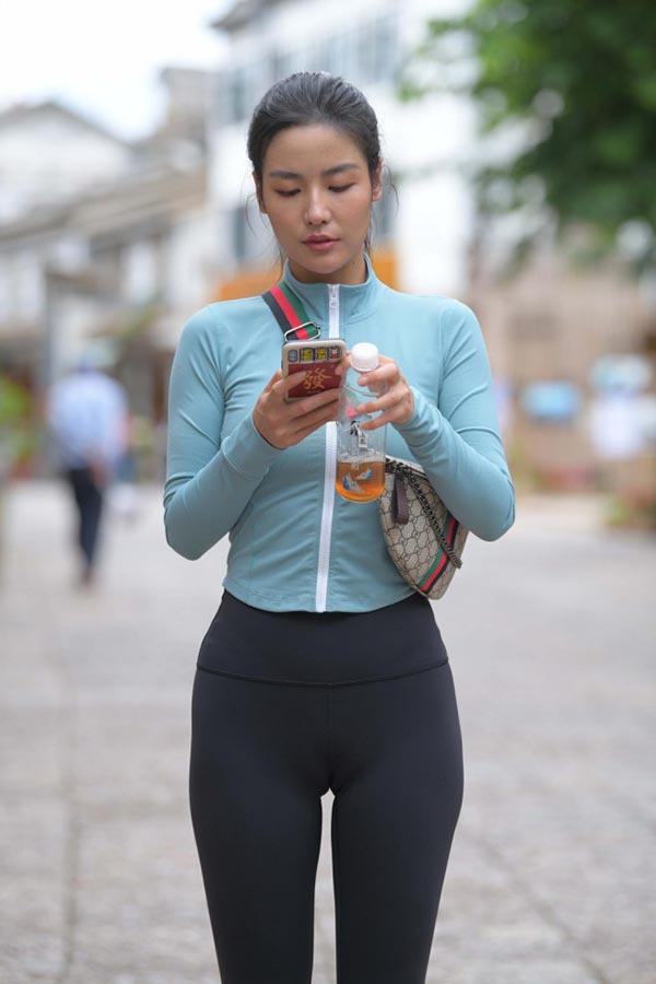 结束完了一天的瑜伽训练【254P】00011-师姐图集