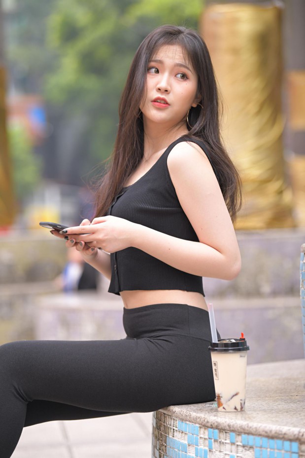 喝奶茶的黑色瑜伽裤长发姑娘【376P】00055-师姐图集