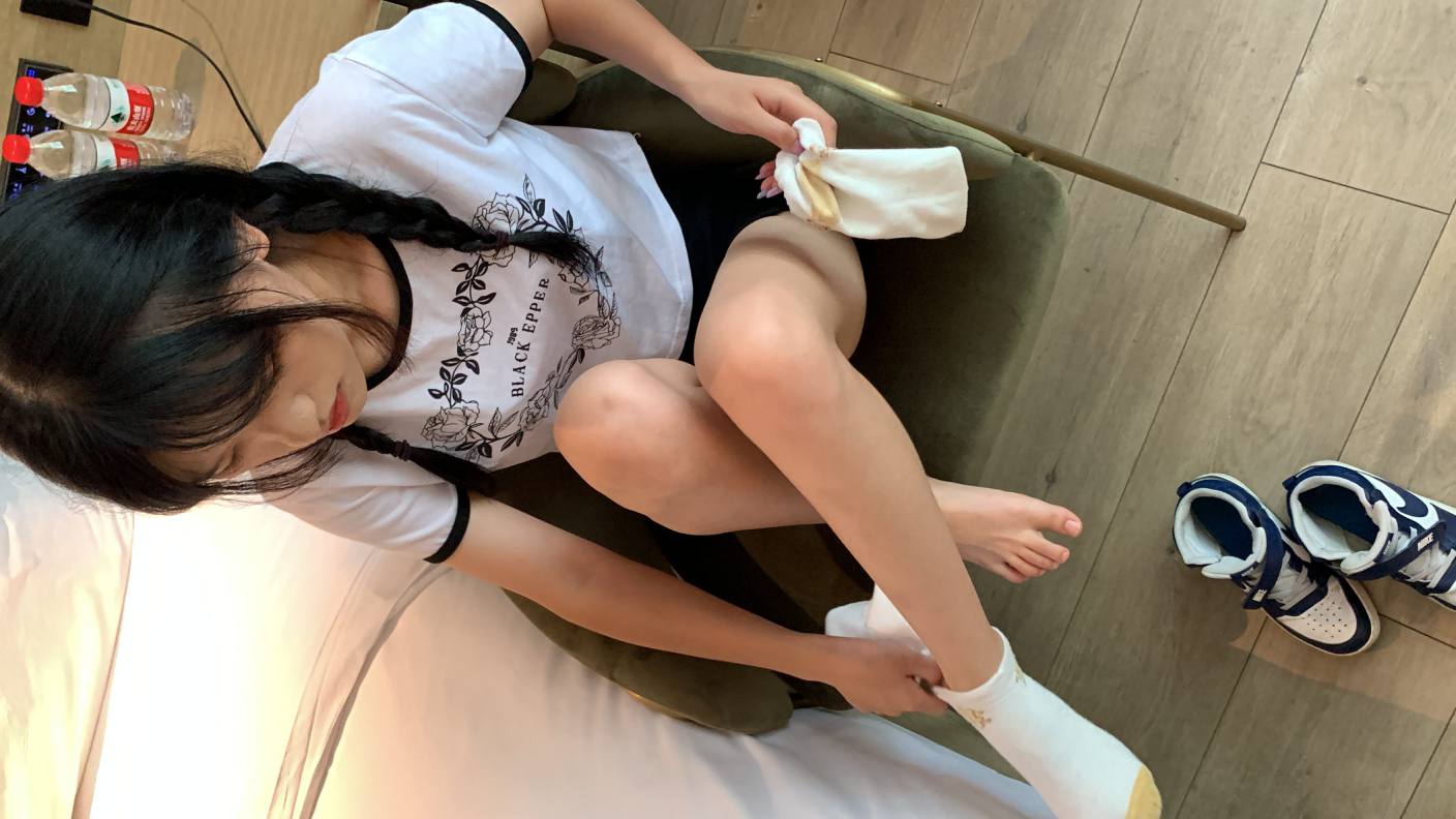 图片[2]-调皮的白袜女孩【149P】20017-师姐图集