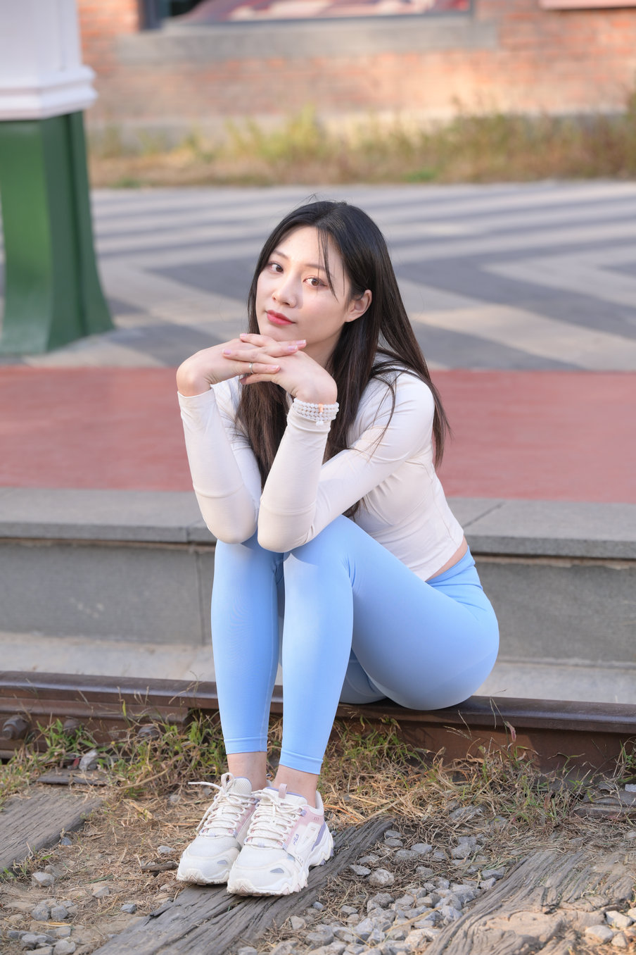 图片[2]-在路边休息的瑜伽裤女孩 J3435 558P-10.8GB-师姐图集