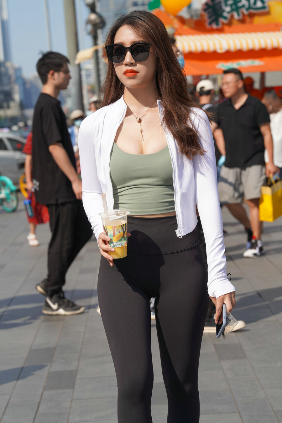 图片[1]-戴墨镜逛街的瑜伽裤女孩 J2859 368P6V-22.8GB-师姐图集