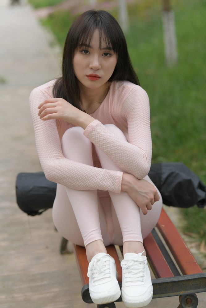 粉粉的瑜伽裤女孩太可爱了 J2090 854P1V-30.4GB-师姐图集