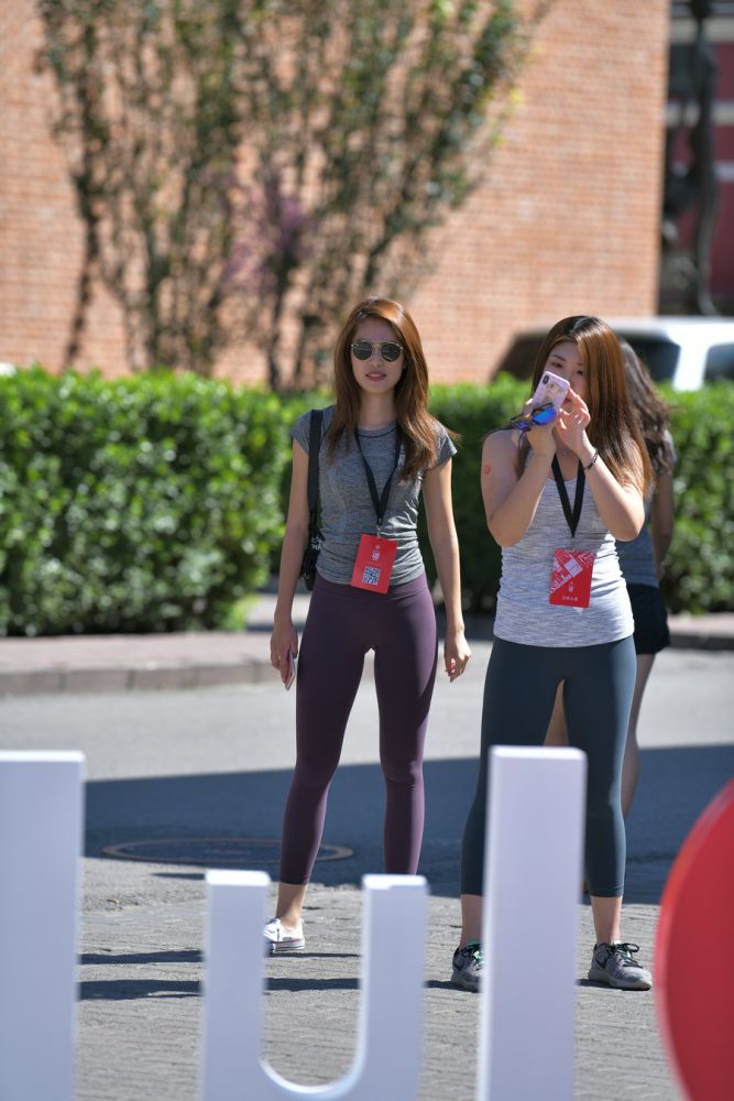 紫色瑜伽裤墨镜导游J4604 27P-336MB-师姐图集