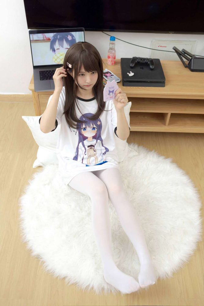 二次元白丝美少女【69P】20027-师姐图集