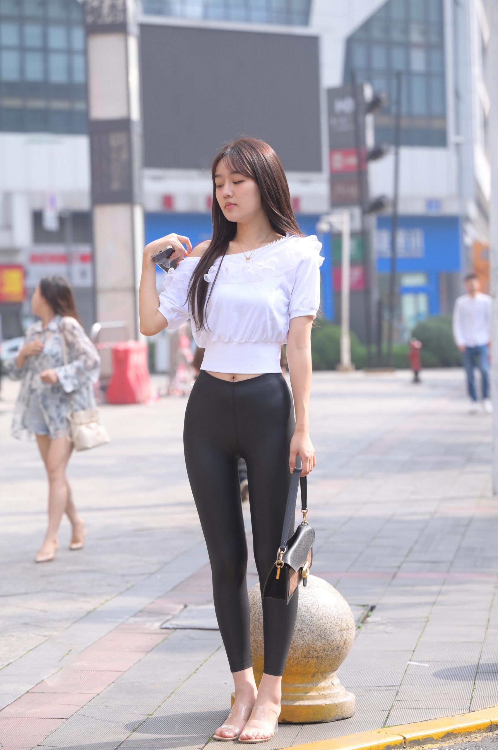 图片[4]-笑容非常甜美且治愈的皮裤女孩 J1945 751P1V-22.1GB-师姐图集