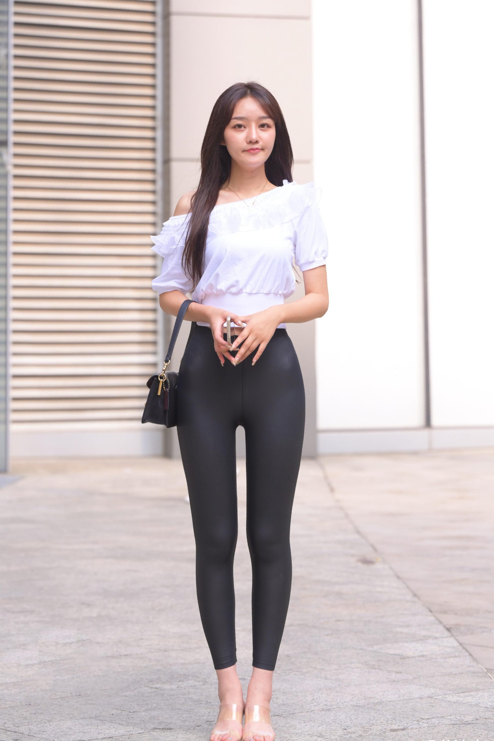 图片[2]-笑容非常甜美且治愈的皮裤女孩 J1945 751P1V-22.1GB-师姐图集