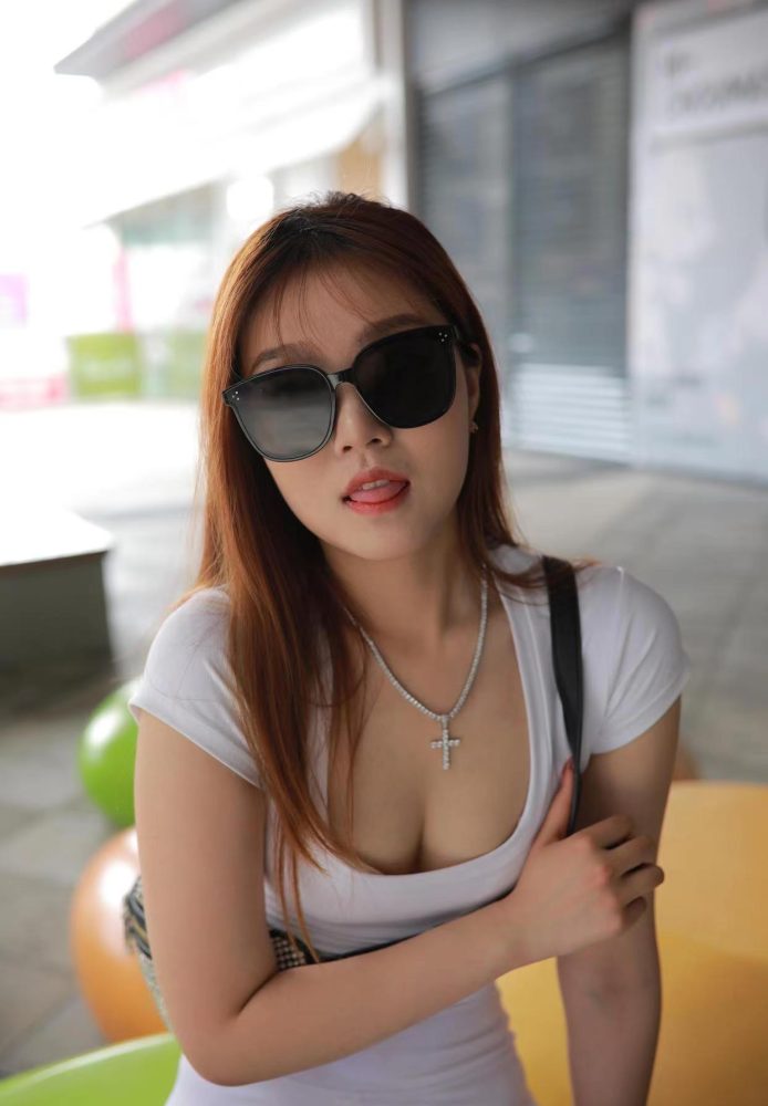 看上去拽拽的瑜伽裤女孩 J1695 425P1V-14.0GB-师姐图集