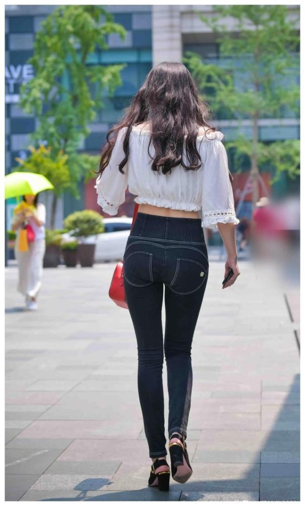 紧身牛仔裤卷发姑娘 J1726 103P-2.28GB-师姐图集