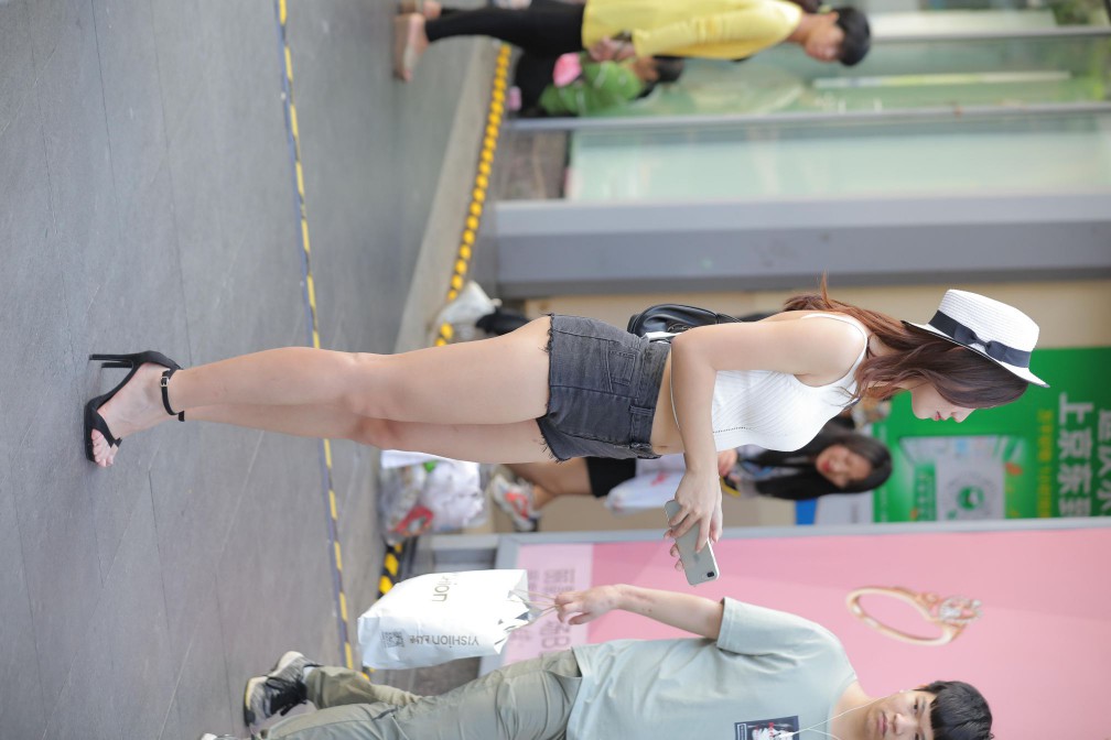 图片[3]-非常时尚阳光的牛仔热裤女孩【808P】00064-师姐图集