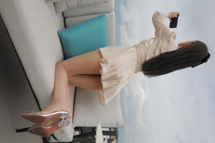 戴黑色蝴蝶结的长发女孩【369P】00027-师姐图集