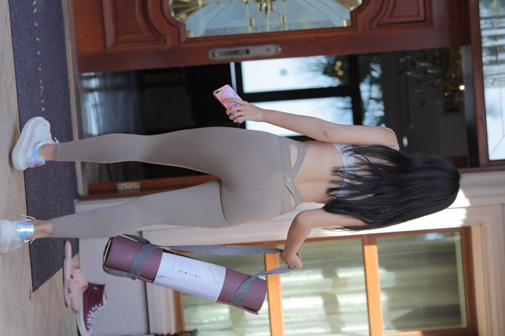 图片[5]-灰色瑜伽裤温柔的女孩【369P】00058-师姐图集