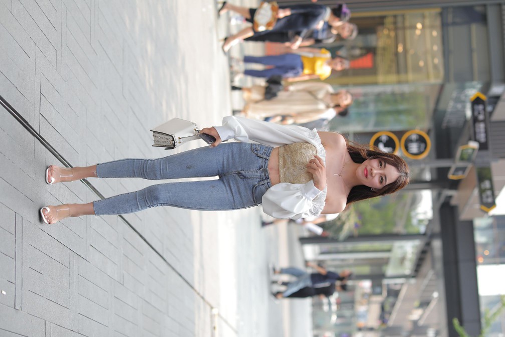 图片[3]-长相甜美的紧身牛仔裤姑娘【114P】00038-师姐图集