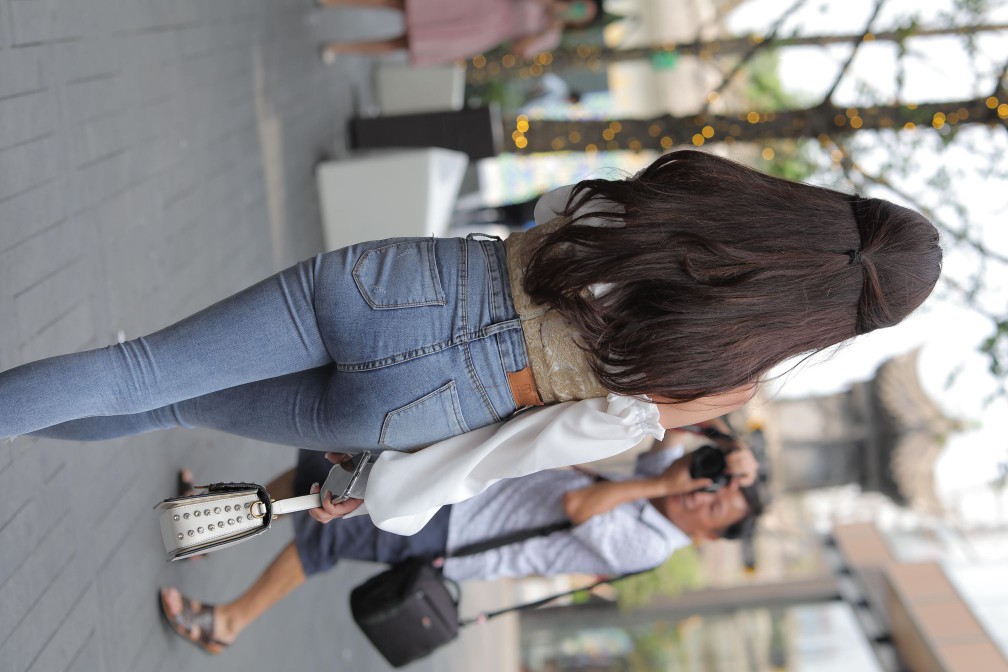 图片[4]-长相甜美的紧身牛仔裤姑娘【114P】00038-师姐图集