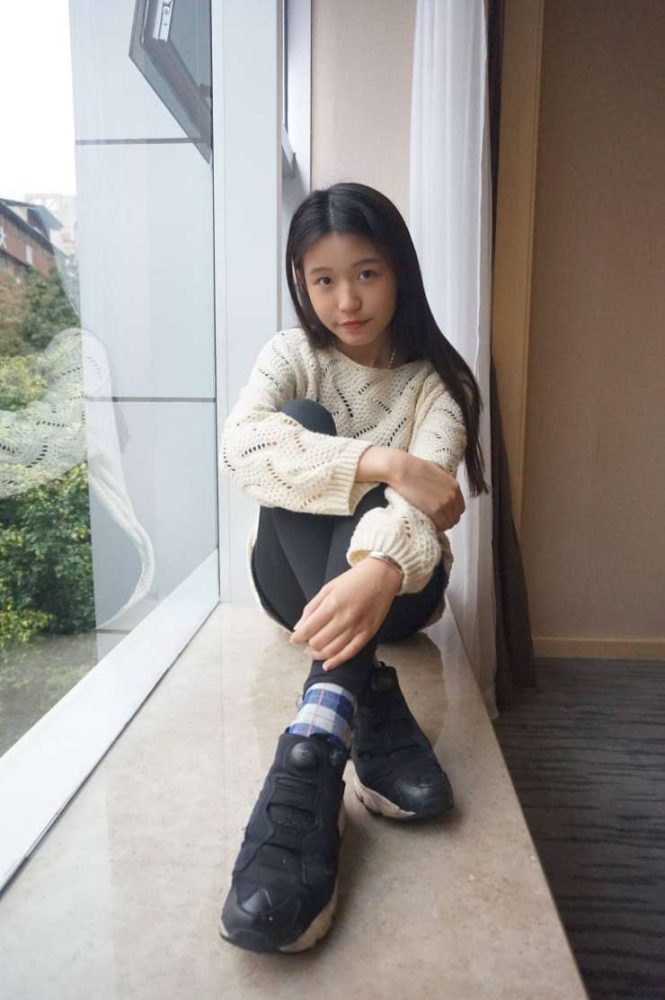 眼神很清澈的赤脚女孩【59P】20020-师姐图集