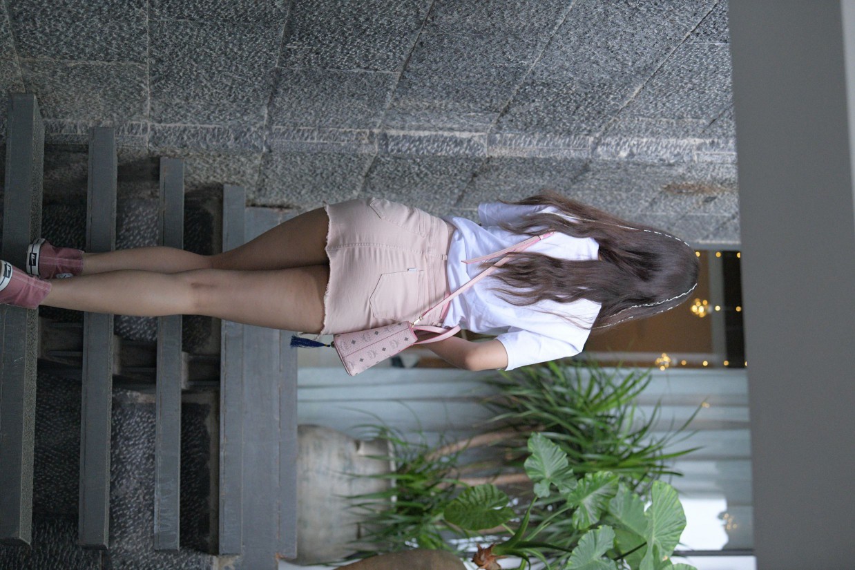 图片[2]-非常清纯甜美的短裙姑娘在逛街【458P】00052-师姐图集