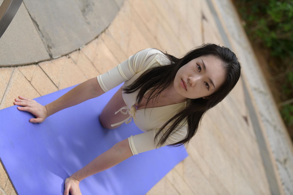 图片[3]-游泳池旁边的比基尼女生【327P】00042-师姐图集