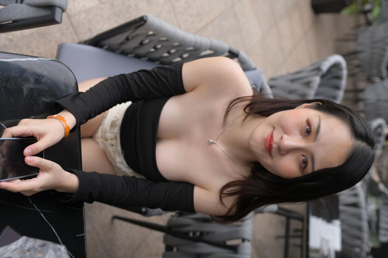 图片[3]-白色短裤的女生笑的很开心【177P】00035-师姐图集