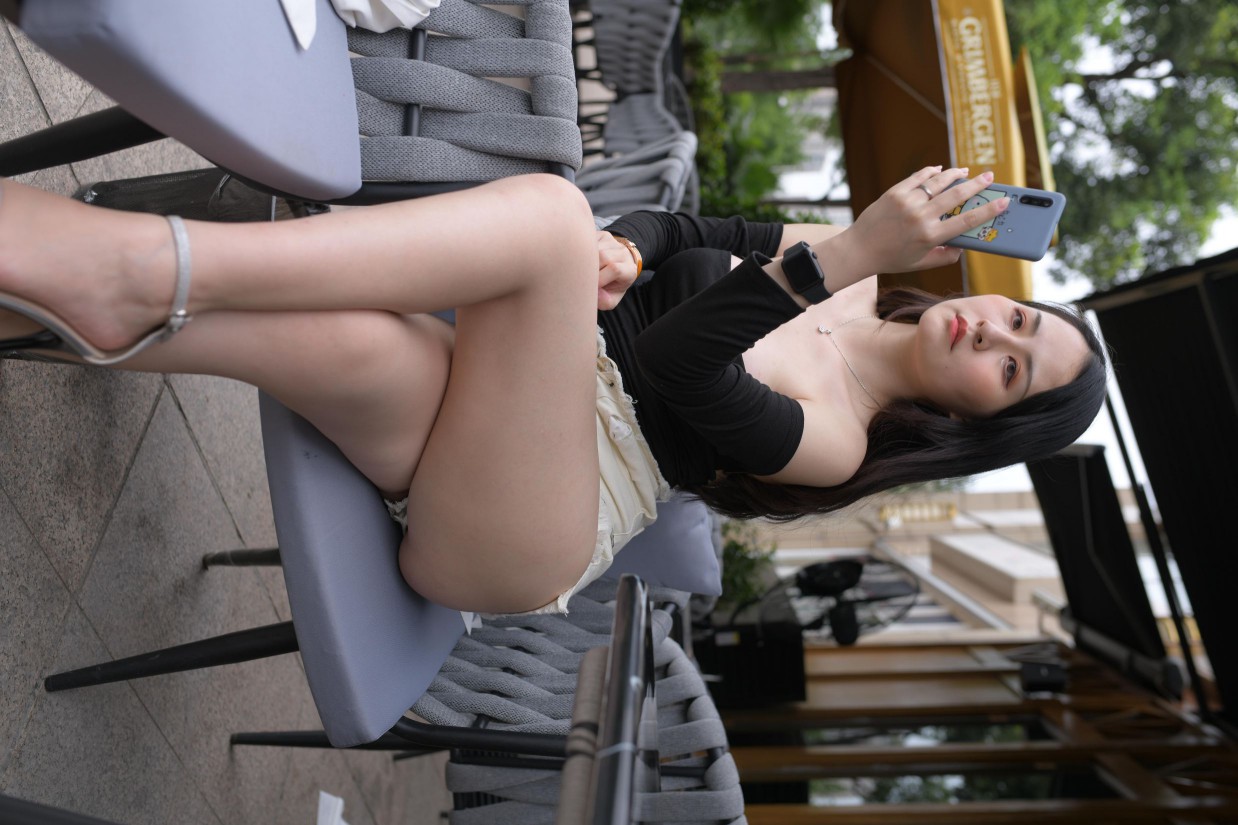 图片[4]-白色短裤的女生笑的很开心【177P】00035-师姐图集