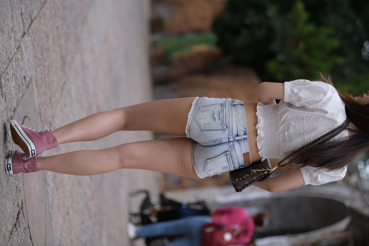 图片[6]-戴太阳镜的牛仔短裤紧身牛仔MM【167P】00021-师姐图集