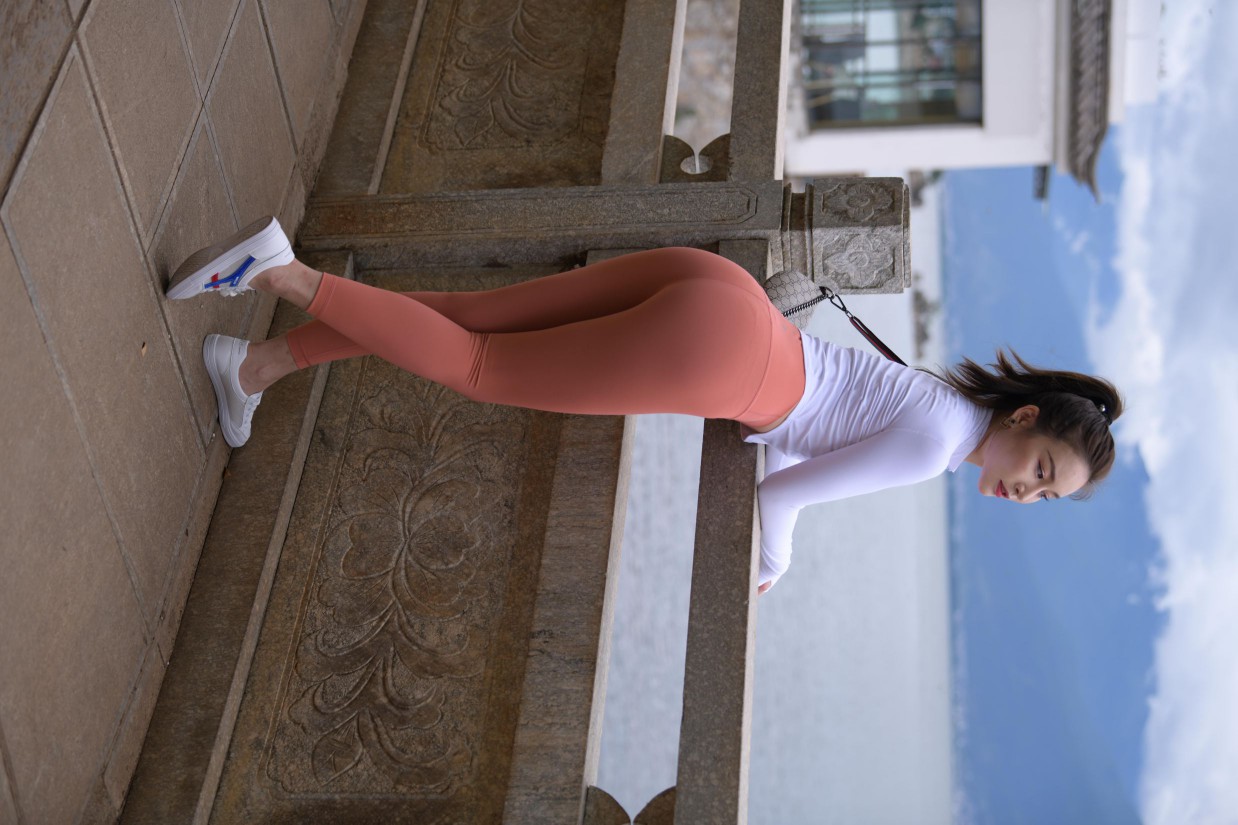 图片[5]-橙色瑜伽裤的高马尾姑娘【615P】00051-师姐图集