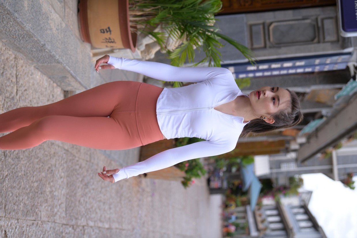 图片[8]-橙色瑜伽裤的高马尾姑娘【615P】00051-师姐图集