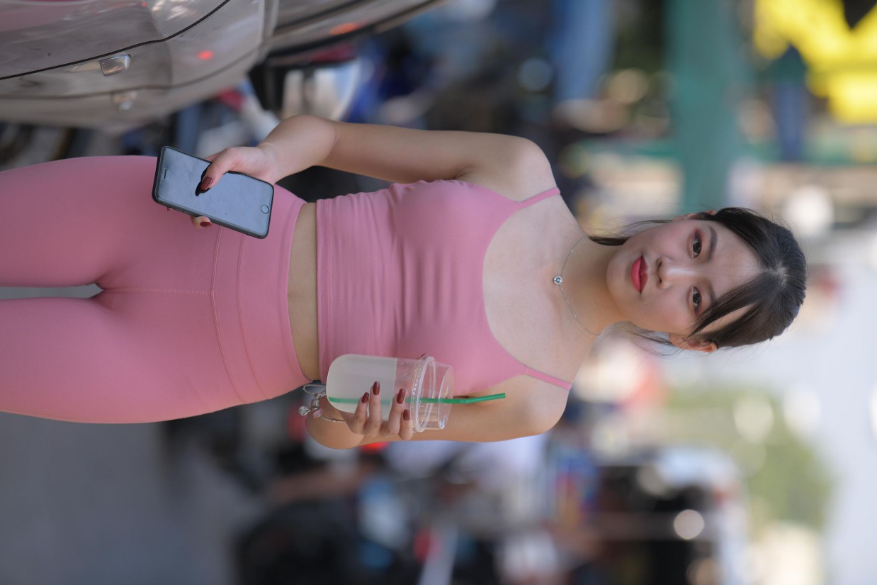 图片[5]-粉色的甜美瑜伽裤女孩在逛街【372P】00057-师姐图集