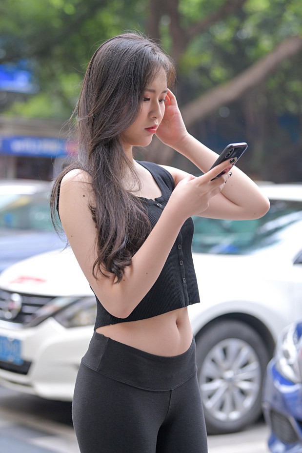 图片[5]-喝奶茶的黑色瑜伽裤长发姑娘【376P】00055-师姐图集