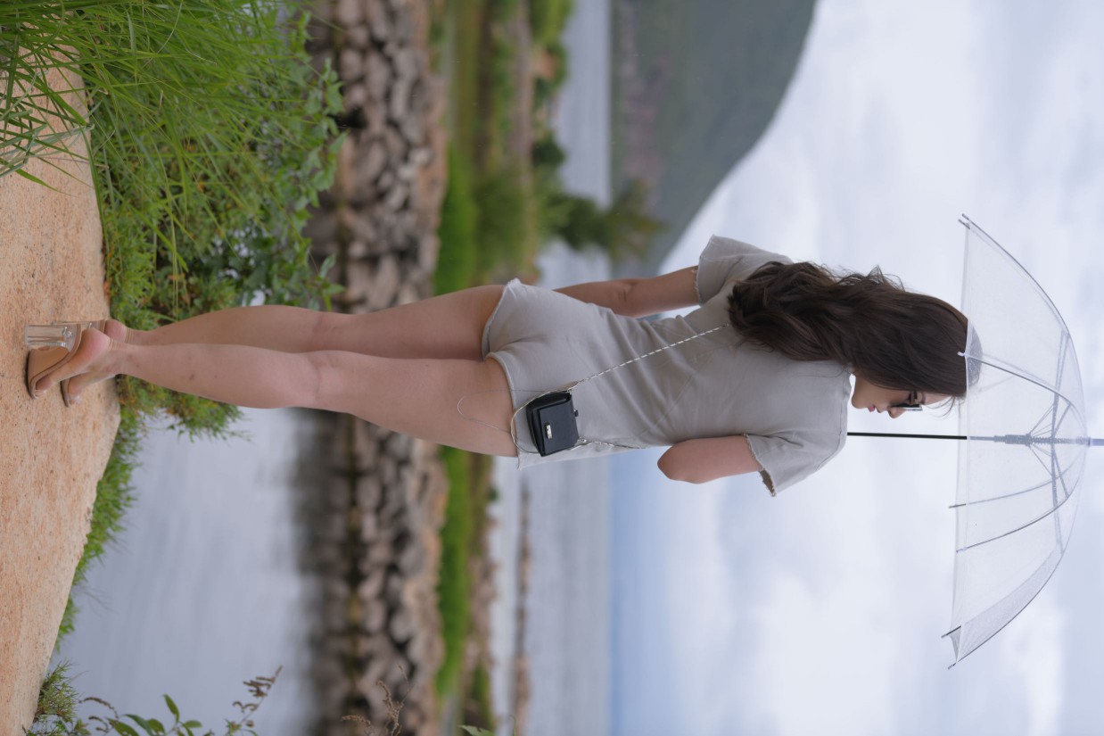 图片[6]-在海边开跑车的连衣短裤女孩【390P】00030-师姐图集