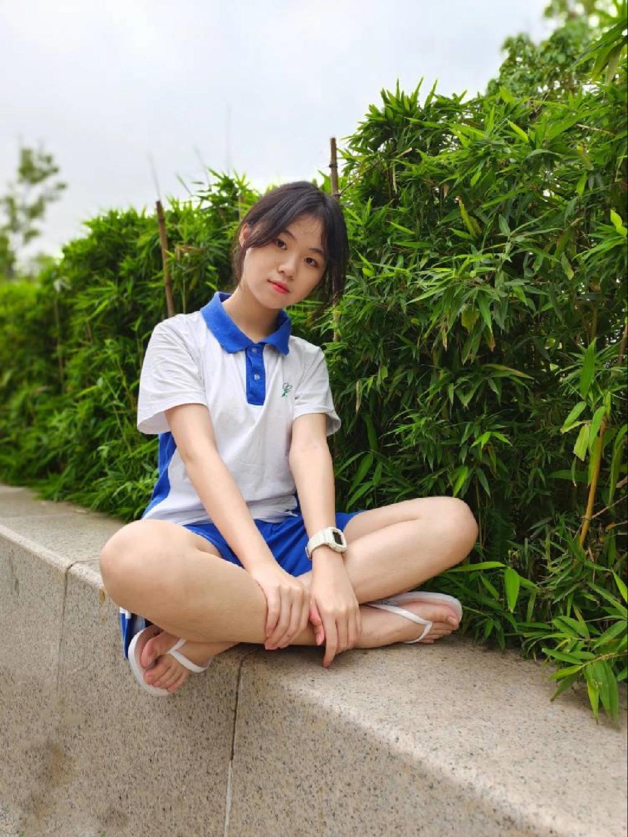 图片[1]-穿校服非常清纯的小姑娘【49P】20003-师姐图集