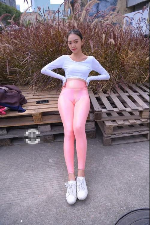图片[2]-粉色紧身裤漂亮女孩 J1433 749P1V-20.0GB-师姐图集