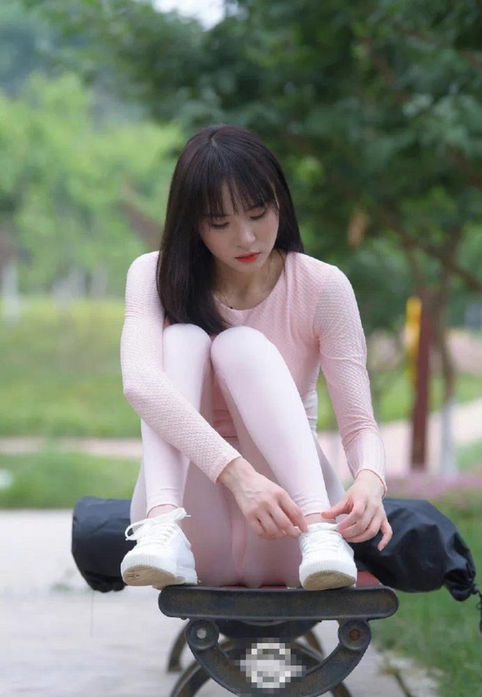 图片[4]-粉粉的瑜伽裤女孩太可爱了 J2090 854P1V-30.4GB-师姐图集