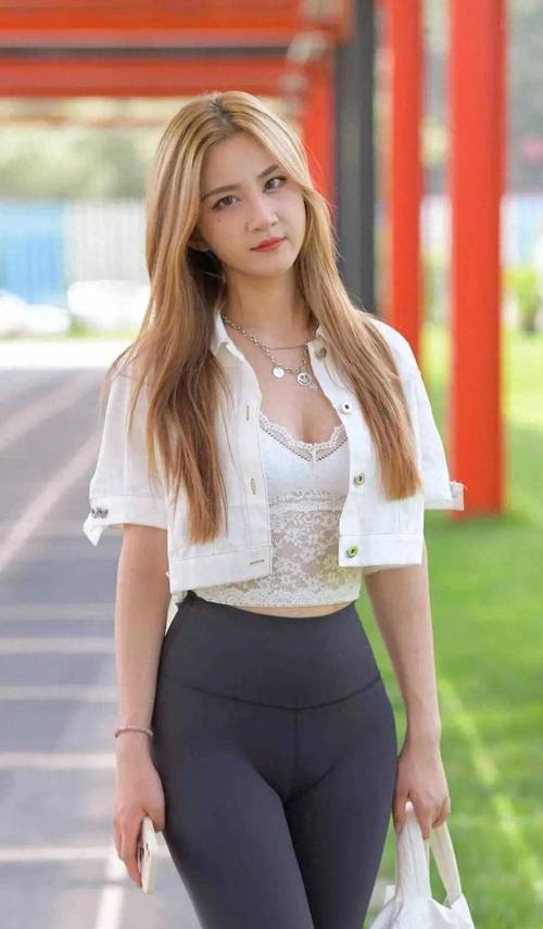 图片[3]-眼神里都是温柔的瑜伽裤女孩J2811 601P-13.3GB-师姐图集