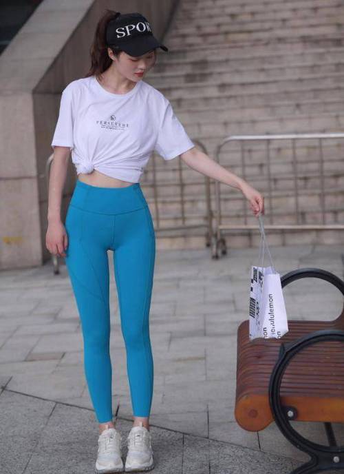 图片[3]-蓝色瑜伽裤阳光女孩J2095 611P1V-21.8GB-师姐图集