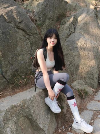 图片[7]-爱爬山的瑜伽裤MM，太甜美了！~-师姐图集