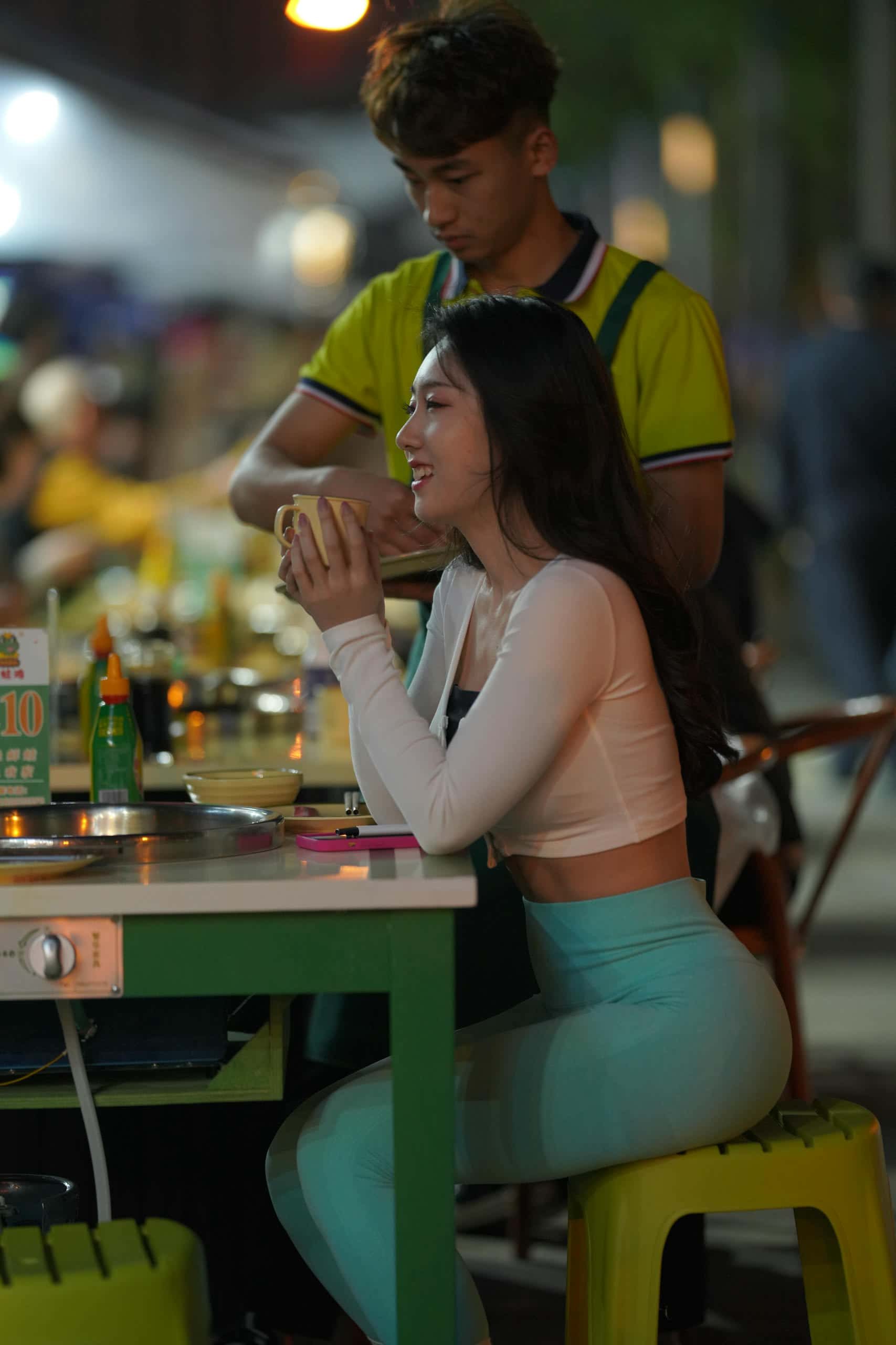 图片[2]-偶遇吃夜宵的清纯妹子【505P】J5464-师姐图集